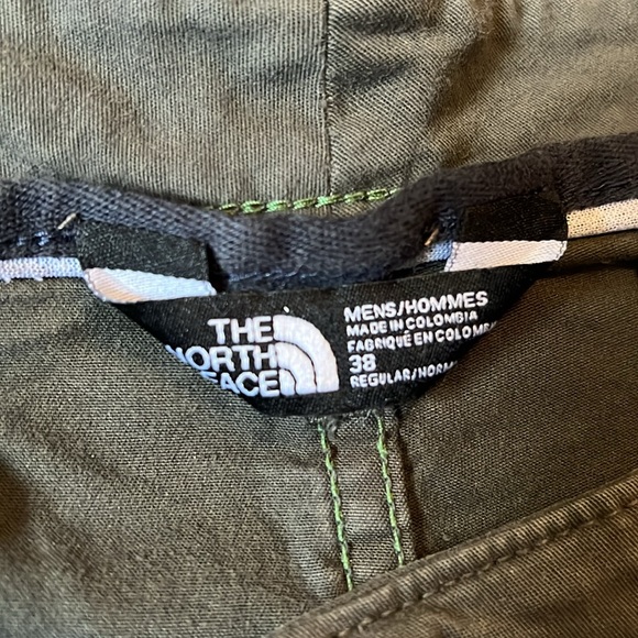 The North Face Green shorts Men’s 38 - Picture 2 of 3